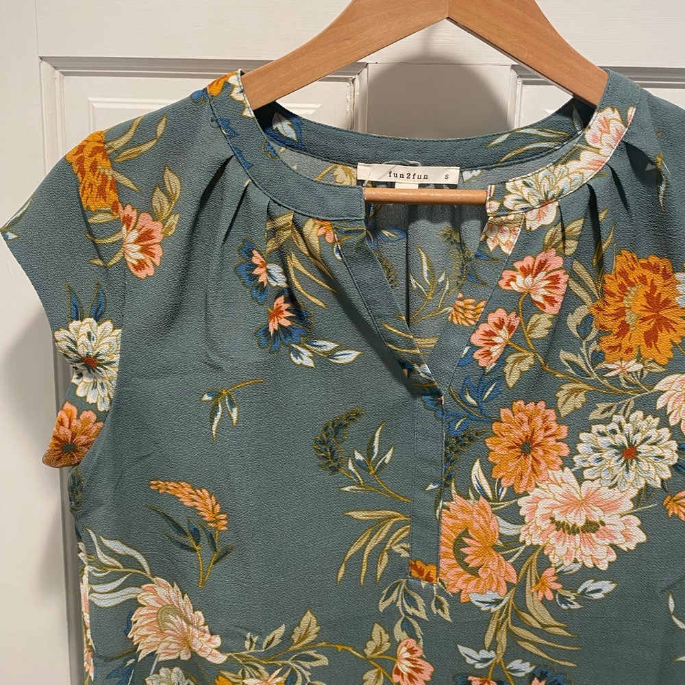 Floral print short-sleeve blouse - Picture 3 of 5